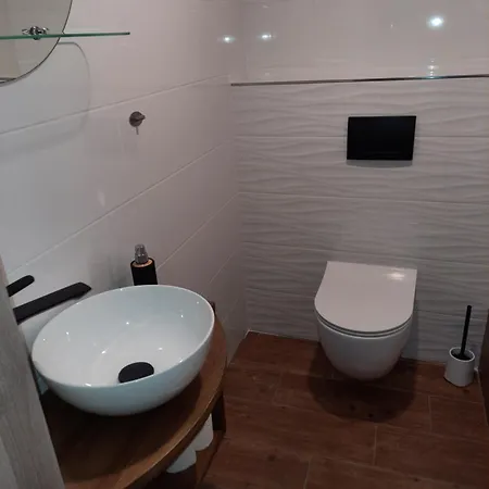 Aneta Apartamento *